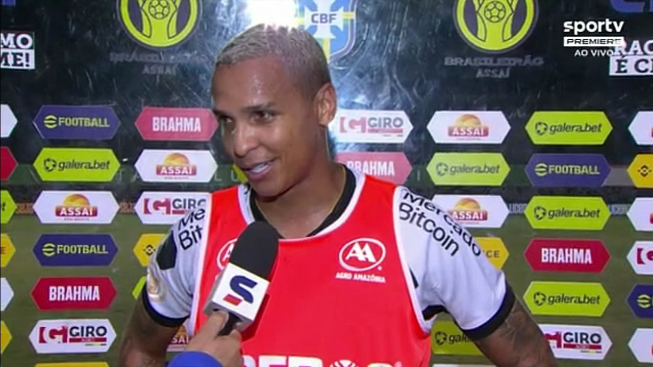 Deyverson do Cuiabá dá entrevista camisa do Vasco e cena viraliza