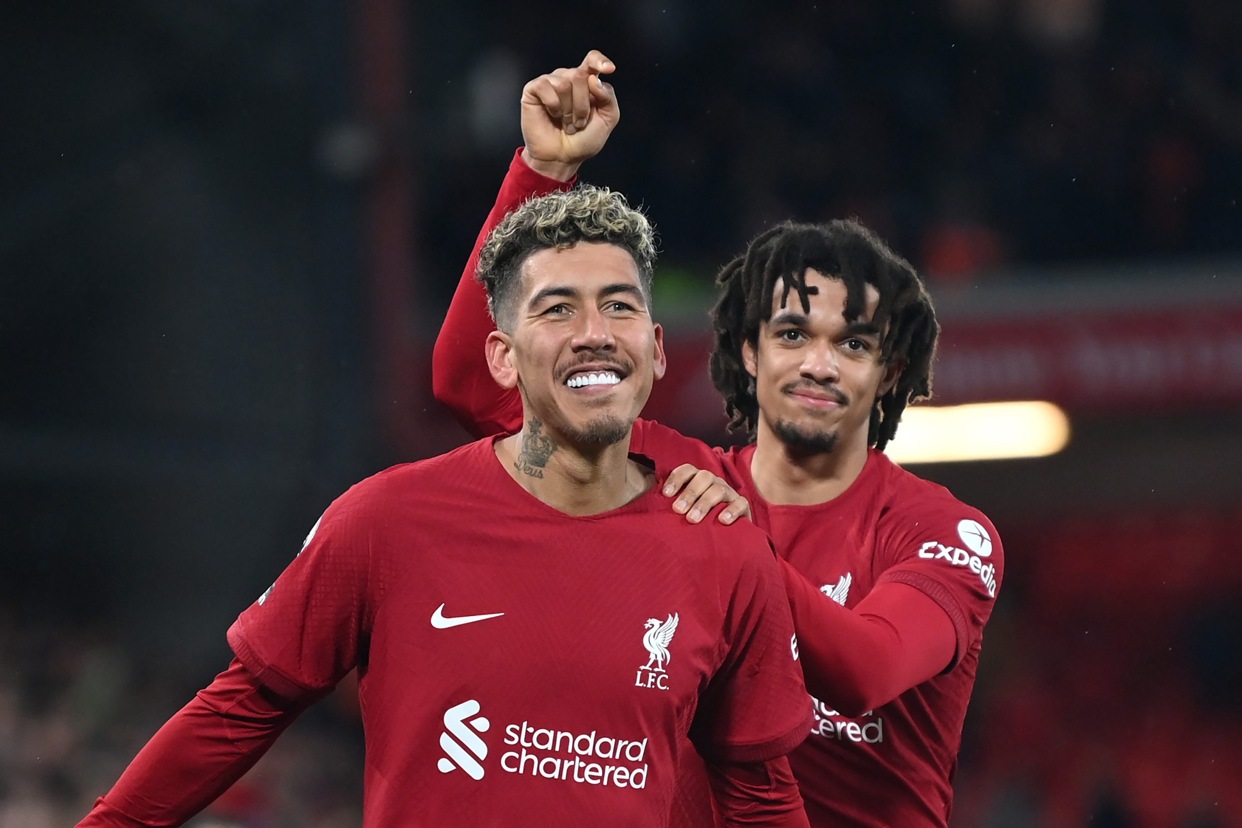 Roberto Firmino se declara ao Liverpool após goleada histórica contra o