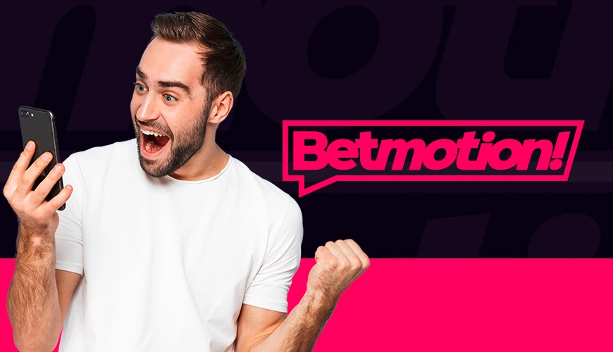 La imagen muestra a un hombre celebrando junto al logotipo de Betmotion