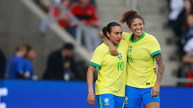 Cristiane (right) and Marta (left)