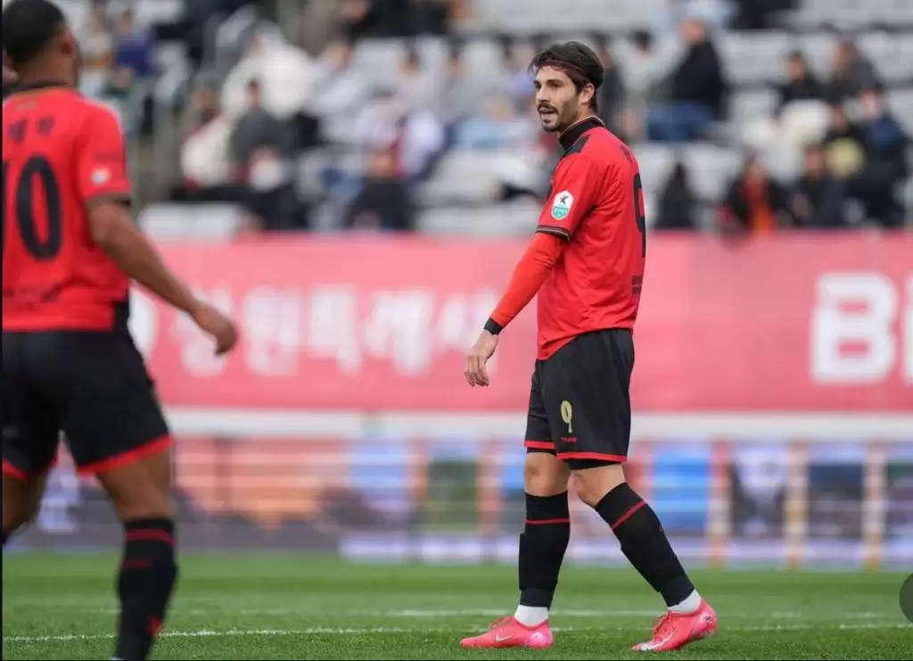 Brasileiro Léo Kalil faz sucesso na Coreia do Sul