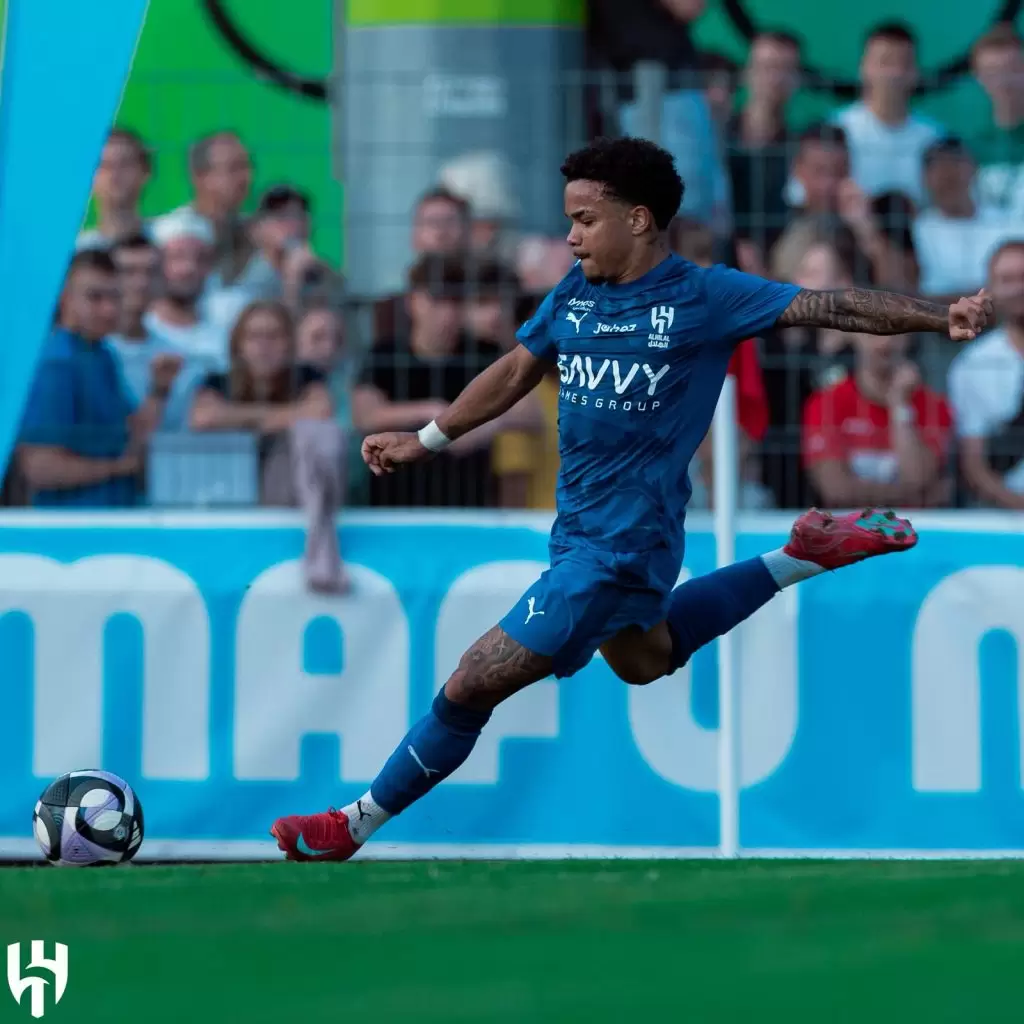 Brasileiro Kaio César inicia pré-temporada com gol em goleada do Al Hilal