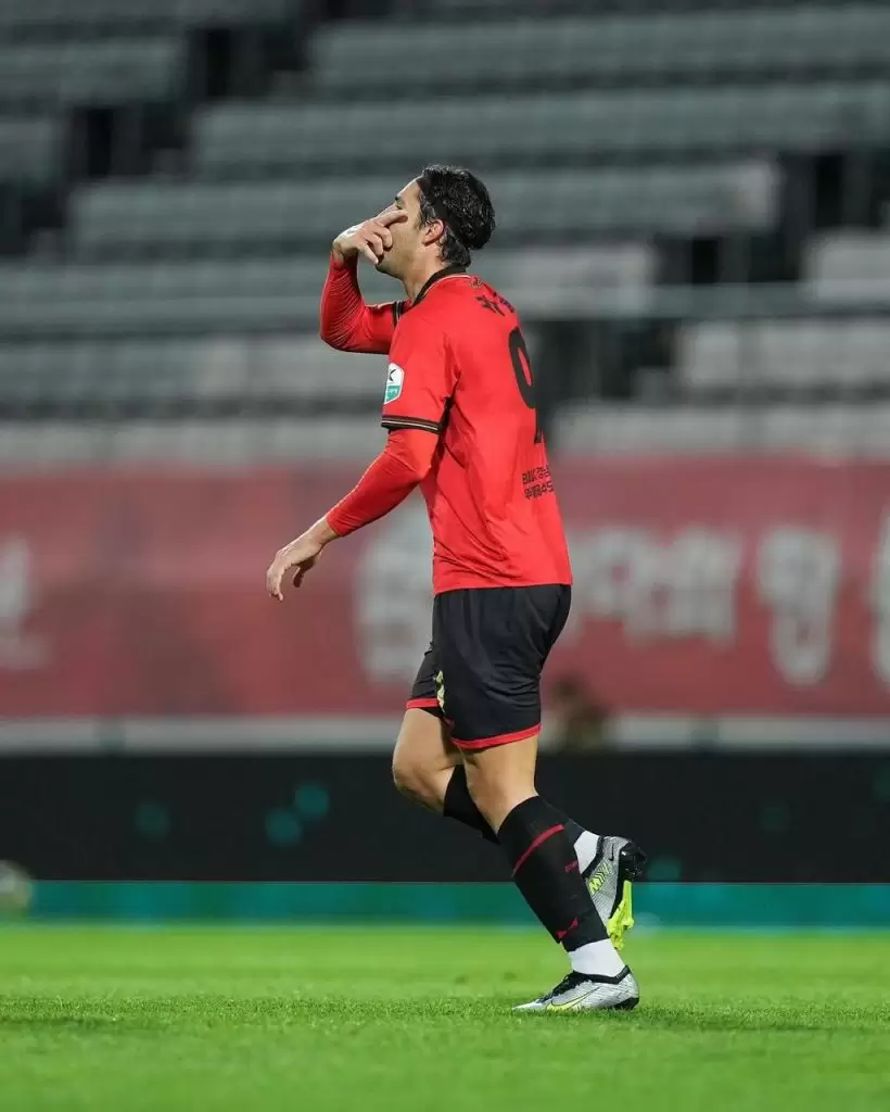 Léo Kalil celebra grande resultado conquistado junto ao Gyeongnam FC