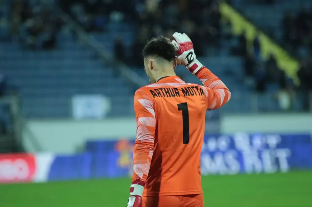 Arthur Motta analisa experiência no futebol europeu e vive sonho de infância
