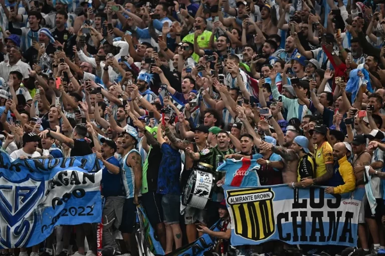 Torcedores da Argentina na semifinal contra a Croácia