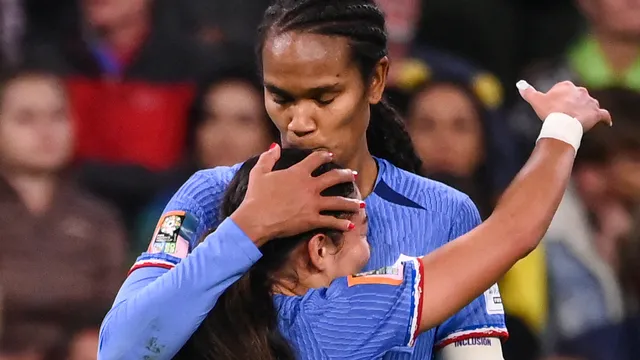 Copa do Mundo Feminina: França aproveita jogo aéreo e vence o Brasil na segunda rodada do Grupo F