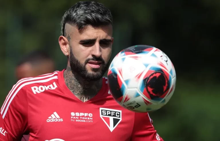 Liziero em treino do São Paulo