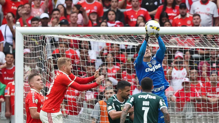 Com apenas 14 jogos nos últimos 10 anos pelo Palmeiras, goleiro está de saída para o futebol português