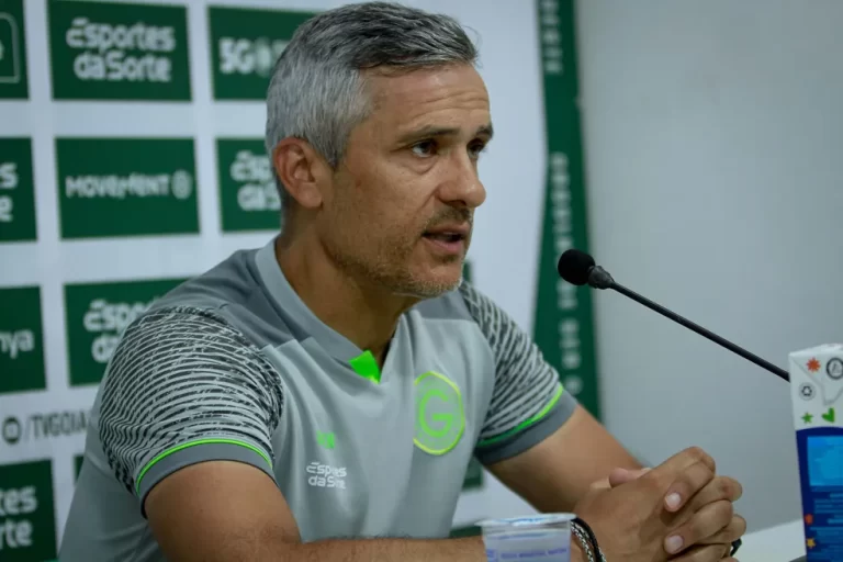 Armando Evangelista, técnico do Goiás. Foto: Rosiron Rodrigues/Goiás E.C.