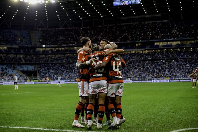 Flamengo tem novo desfalque para o jogo de volta da Copa do Brasil; por outro lado, lateral volta a treinar