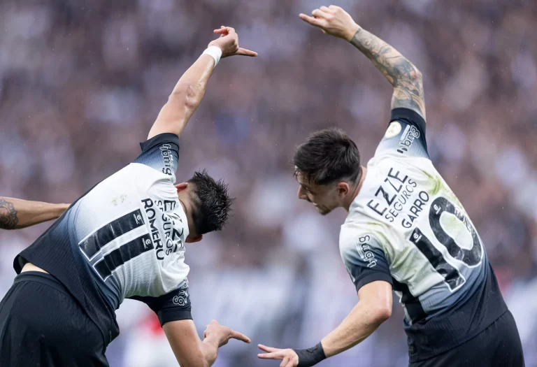 Ángel Romero e Rodrigo Garro em Corinthians 3 x 0 Atlético-GO, pela 27ª rodada do Brasileirão 2024. Foto: Rodrigo Coca/Agência Corinthians