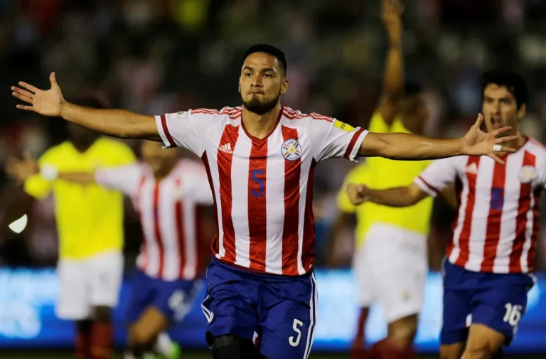 Bruno Valdez pela Seleção do Paraguai