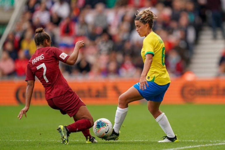 Brasil e Inglaterra se enfrentaram em amistoso no Estádio Estádio Riverside, em Middlesbrough (ING). Tamires