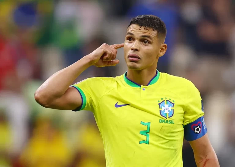 Thiago Silva rebate declaração de treinador da Sérvia: "Falta de respeito"