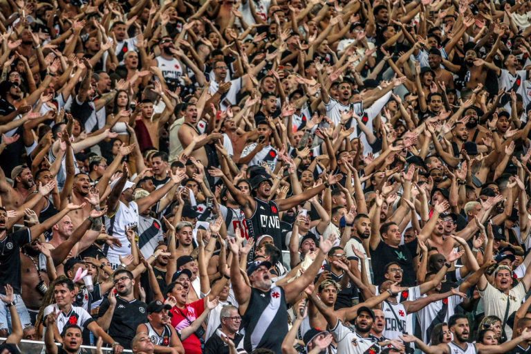 Procura por ingressos para Vasco x Botafogo é grande; dois setores já estão esgotados