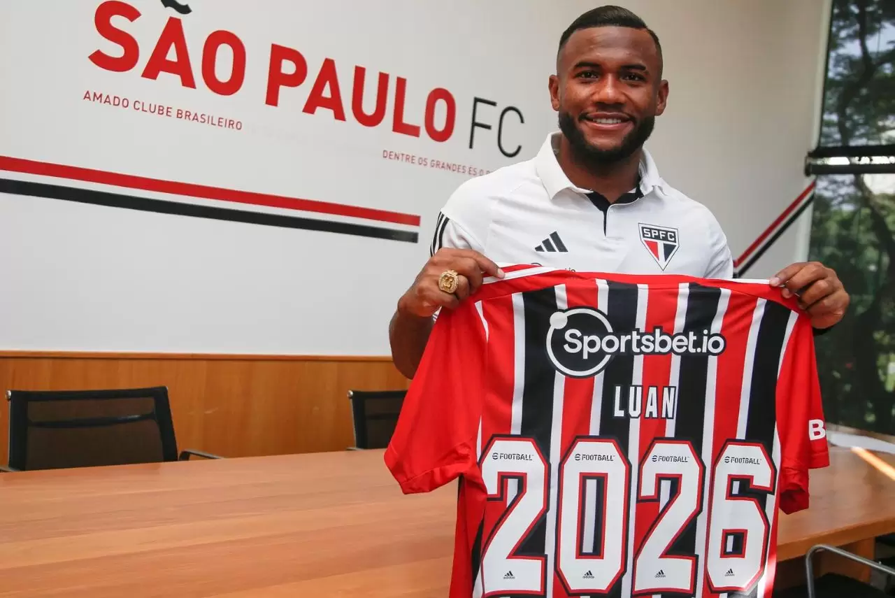 Botafogo e São Paulo negociam empréstimo do volante Luan