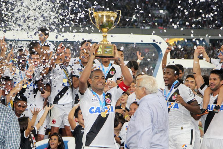 Jogadores do Vasco comemoram o título do Campeonato Carioca de 2016