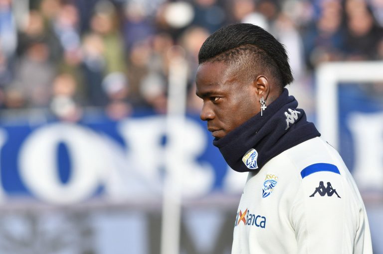 Balotelli estará livre no mercado a partir de junho. (Foto: Divulgação / Alamy)