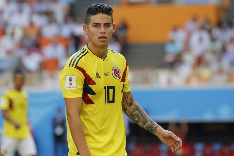 James Rodríguez, em campo pela seleção colombiana