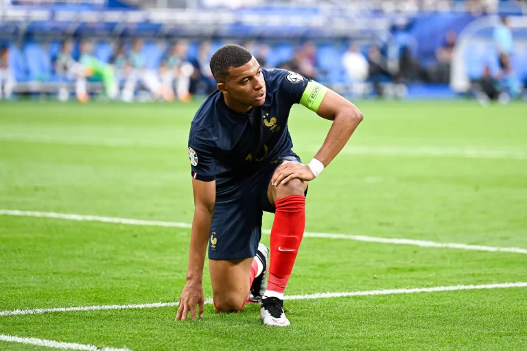 Mbappé, pela seleção da França. Foto: Victor Joly/Alamy Live News