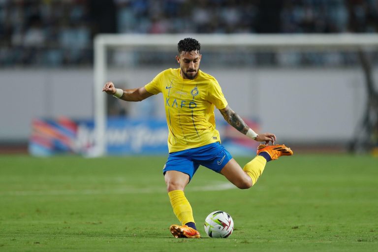 Alex Telles jogando pelo Al-Nassr