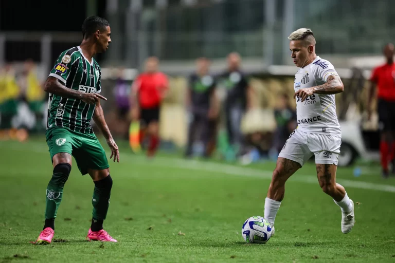 América-MG 2 x 0 Santos, 22ª rodada do Brasileirão 2023. Foto: Gilson Lobo/AGIF/Sipa USA/Alamy Stock Photo