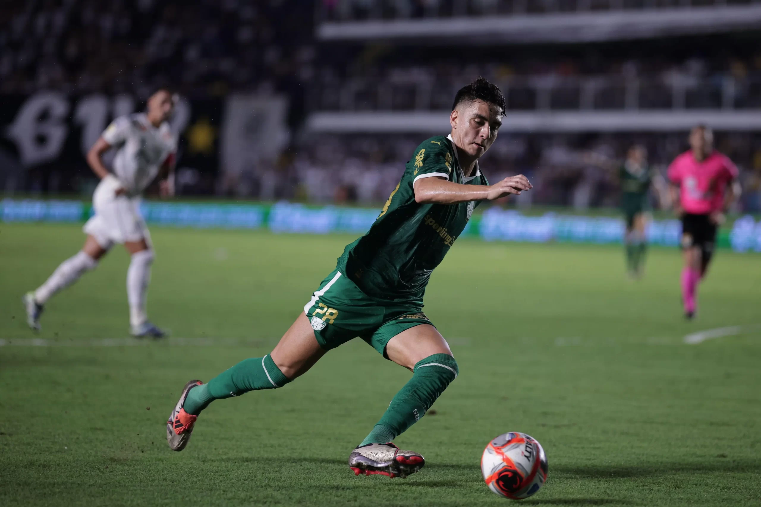 Eduard Atuesta, jogador do Palmeiras. Foto: Ettore Chiereguini/AGIF/Alamy Live News