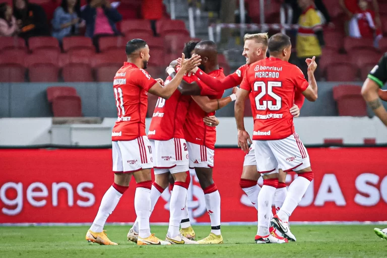 Time do Internacional SC no Brasileirão 2023. Foto: Maxi Franzoi/AGIF Credit: AGIF/Alamy Live News