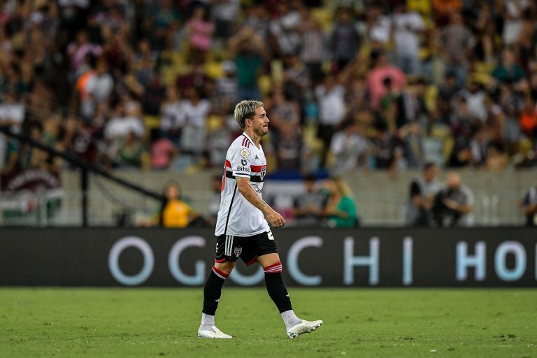 Gabriel Neves atuando pelo São Paulo