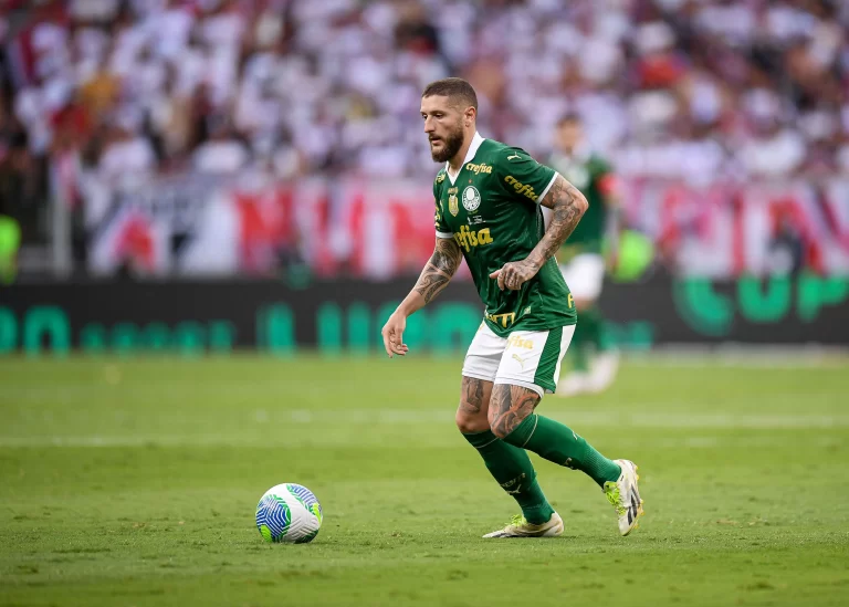 Zé Rafael, jogador do Palmeiras. Foto: DiaEsportivo/Alamy Live News