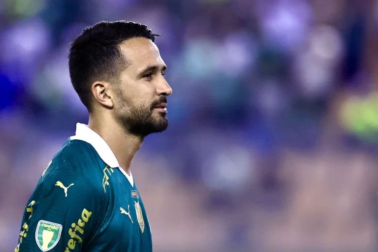 Luan, zagueiro do Palmeiras. Foto: Marcello Zambrana/AGIF/Sipa USA/Alamy Stock Photo