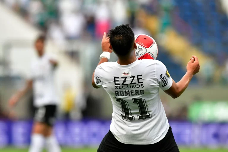 Ángel Romero, atacante do Corinthians. Foto: Eduardo Carmim/Alamy Stock Photo