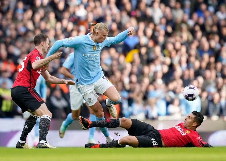 Manchester City 3 x 1 Manchester United, 27ª rodada da Premier League 2023/24. Foto: Andrew Yates/Sportimage/Alamy Stock Photo