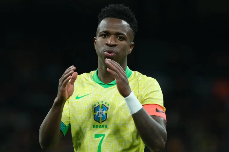 Vinicius Júnior irá jogar pelo Brasil contra o Paraguai na Copa América?