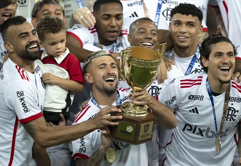 Flamengo campeão carioca de 2024. Foto: Jorge Rodrigues/AGIF/Sipa USA/Alamy Live News