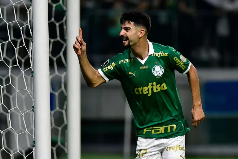 Flaco López, atacante do Palmeiras. Foto: Eduardo Carmim/Alamy Live News