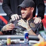 Neymar jogando pôquer