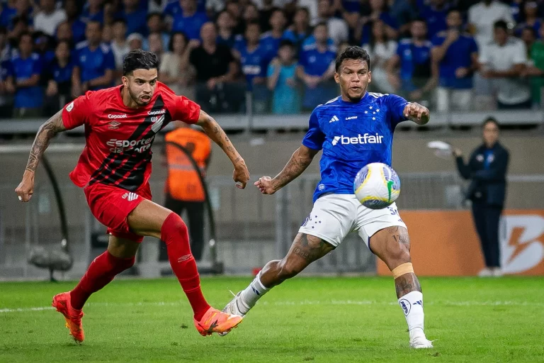 Cruzeiro x Athletico-PR, Brasileirão 2024. Foto: Fernando Moreno/AGIF/Alamy Live News