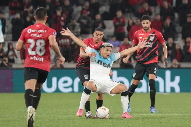 Athletico-PR 1 x 0 Racing, quartas de final (ida) da Sul-Americana 2024. Foto: Robson Mafra/AGIF/Sipa USA/Alamy Live News