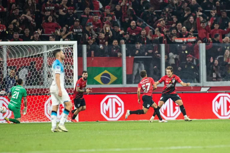 Athletico-PR 1 x 0 Racing, quartas de final (ida) da Sul-Americana 2024. Foto: Luis Garcia/AGIF/Sipa USA/Alamy Live News