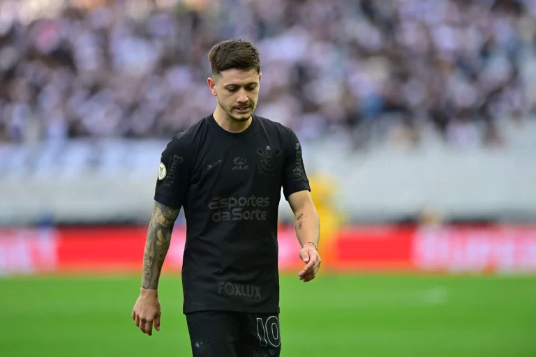 Rodrigo Garro, jogador do Corinthians. Foto: Eduardo Carmim/Alamy Live News