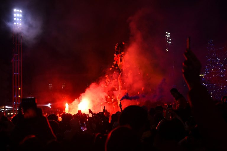 Adolescente marroquino é atropelado e morto durante comemorações após jogo França x Marrocos