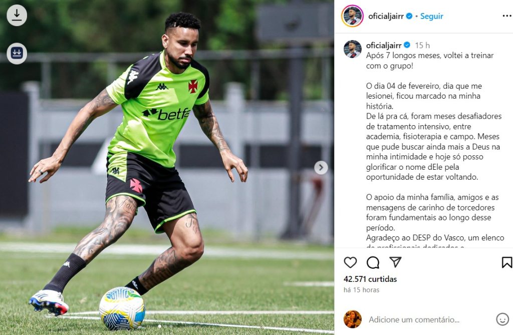 Jair no treino do Vasco