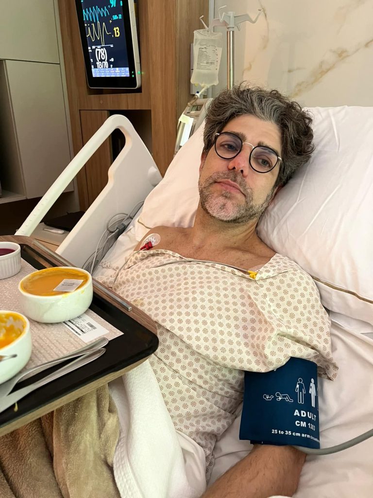 Juninho Pernambucano posta foto internado e fala sobre Roberto Dinamite