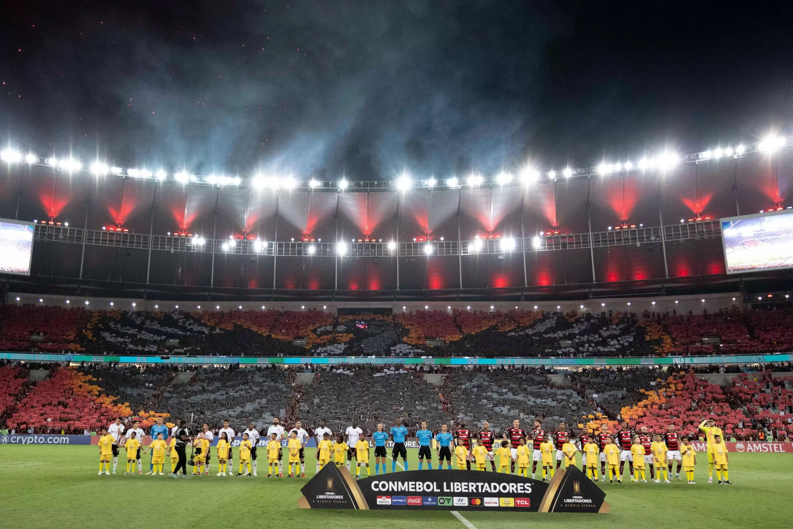 Mosaico da torcida do Flamengo no Maracanã