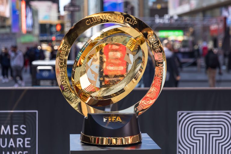 Troféu da Copa do Mundo de Clubes da Fifa 2025. Foto: Brazil Photo Press/Alamy Live News
