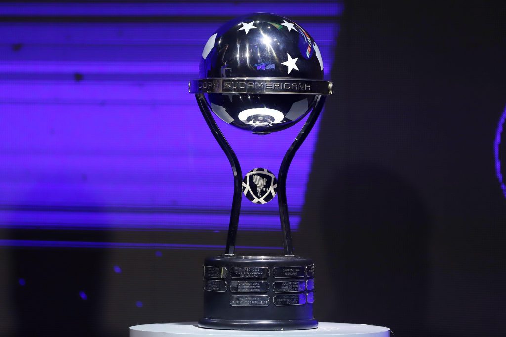 Troféu da Sul-Americana 2021. Foto: Nathalia Aguilar/POOL/ZUMA Press Wire