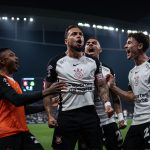 Maycon, do Corinthians, comemora gol sobre o Mirassol no Brasileirão 2025. Foto: Ronaldo Barreto/TheNEWS2/ZUMA Press Wire/Alamy Stock Photo
