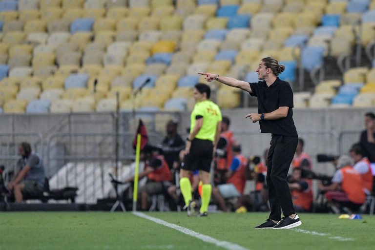 Filipe Luís estreou como treinador no Flamengo