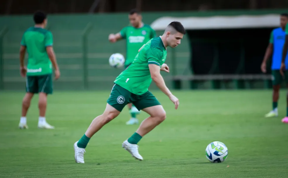 Julián Palacios, meia ex-Goiás vai para o Atlético-GO. Foto: Rosiron Rodrigues/GEC